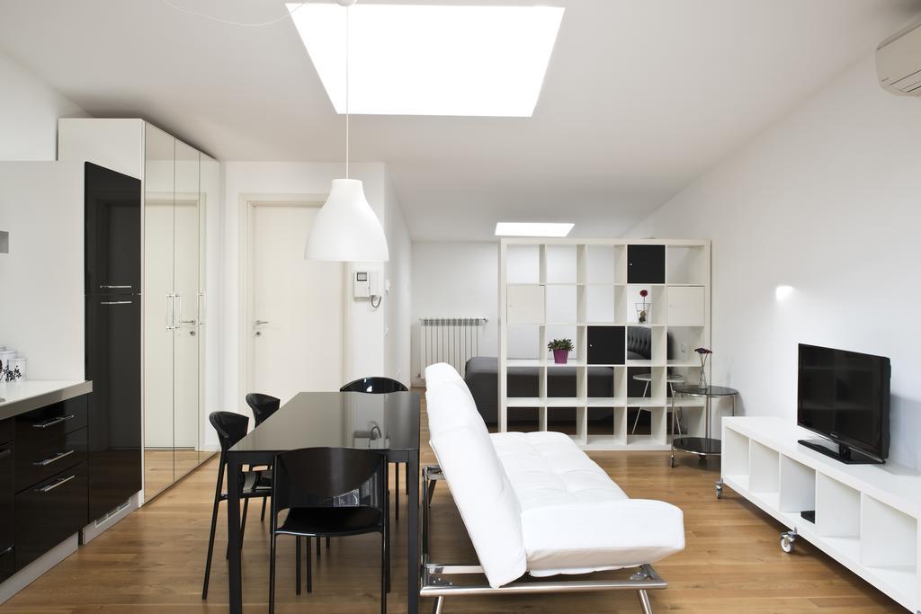 La Maison Del Capestrano Milan Luaran gambar