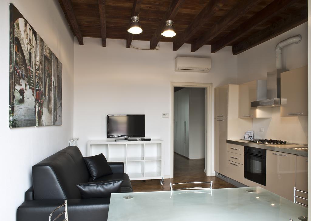 La Maison Del Capestrano Milan Luaran gambar