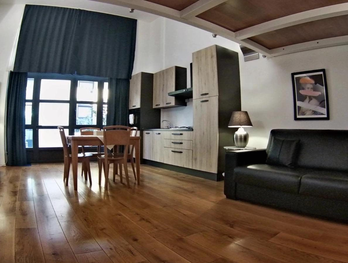La Maison Del Capestrano Milan Luaran gambar