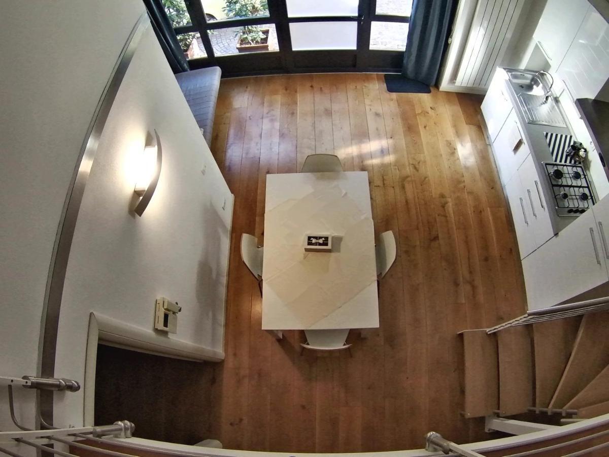 La Maison Del Capestrano Milan Luaran gambar