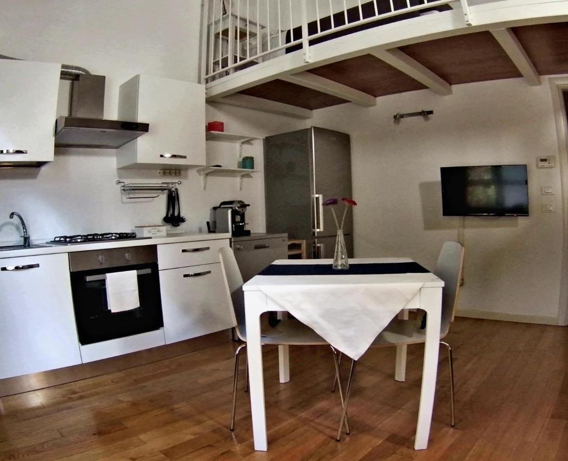 La Maison Del Capestrano Milan Luaran gambar