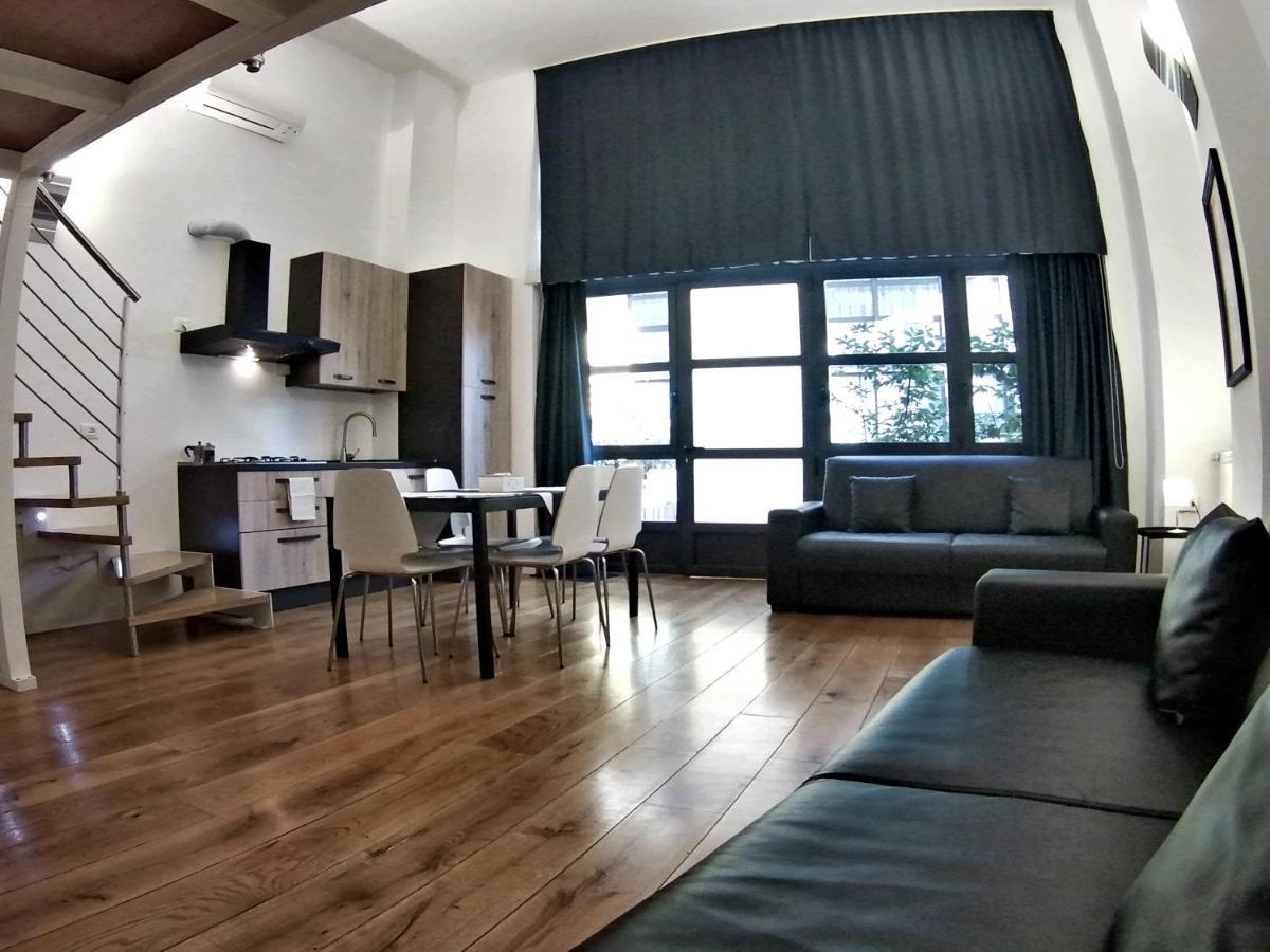 La Maison Del Capestrano Milan Luaran gambar