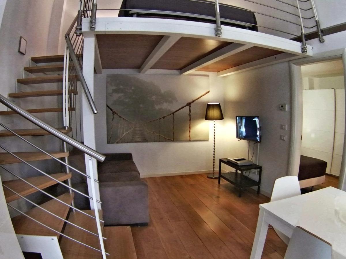 La Maison Del Capestrano Milan Luaran gambar